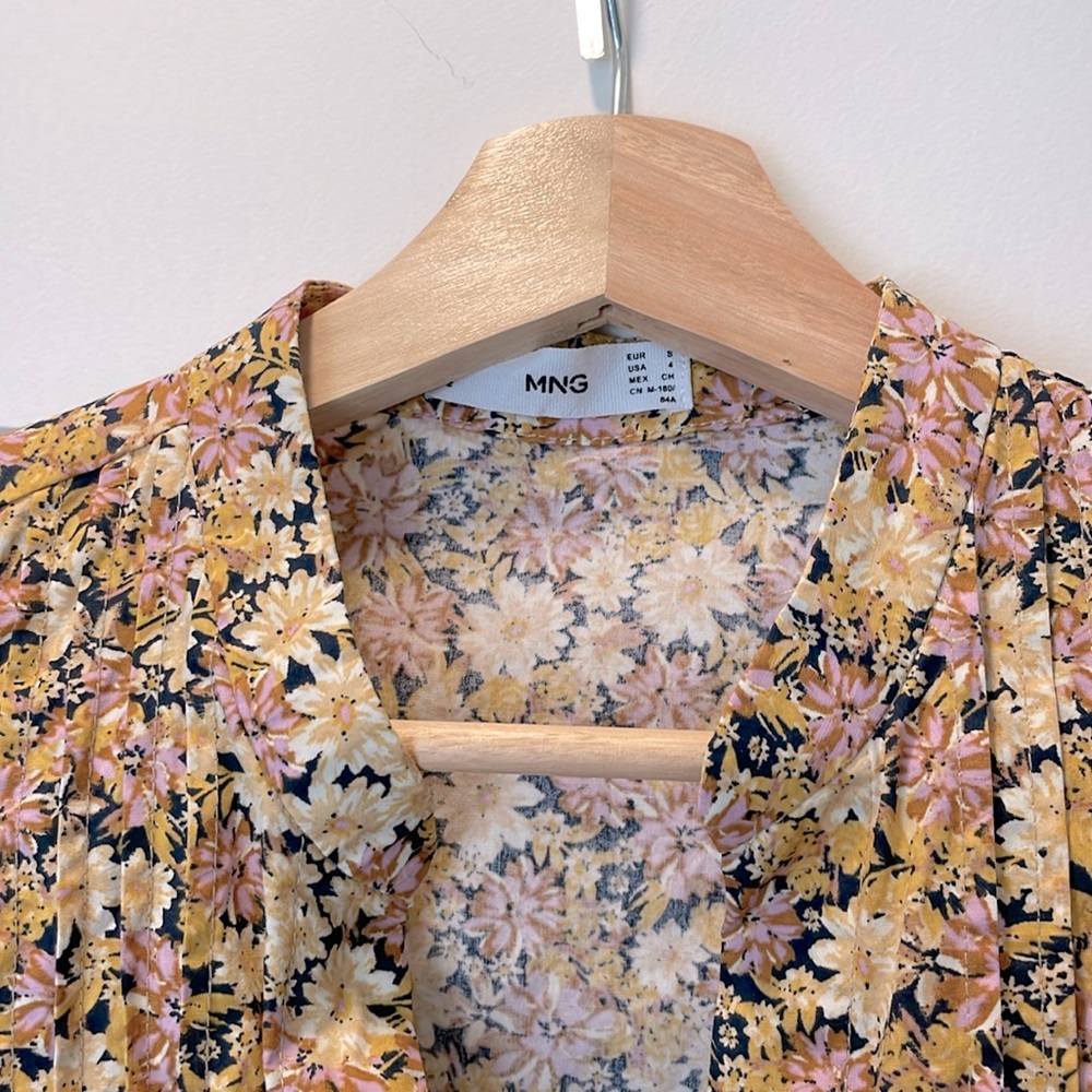 Free with purchase! MANGO floral top, 4, NWOT